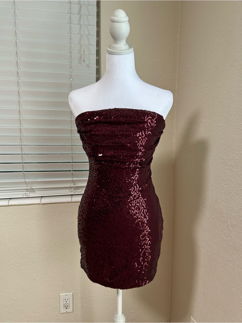Windsor Strapless Sequin Bodycon Dress - burgundy, size medium
